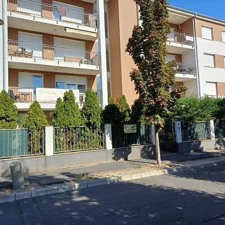 Holiday25 Wellness Apartament